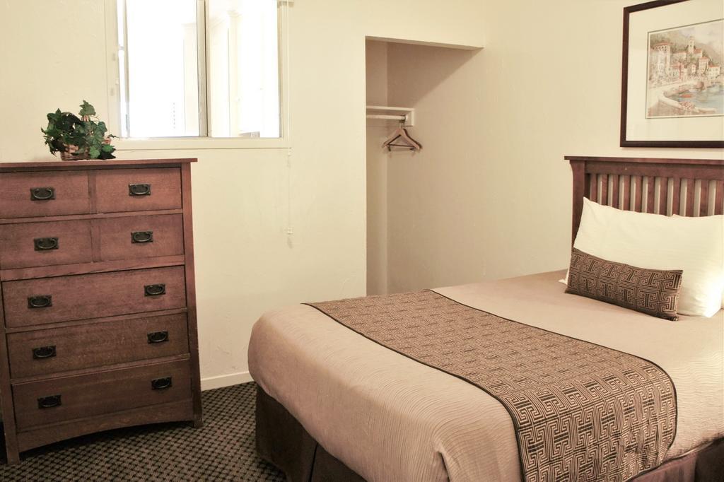 Two Bedroom with Queen Bed and Double Bed - No View