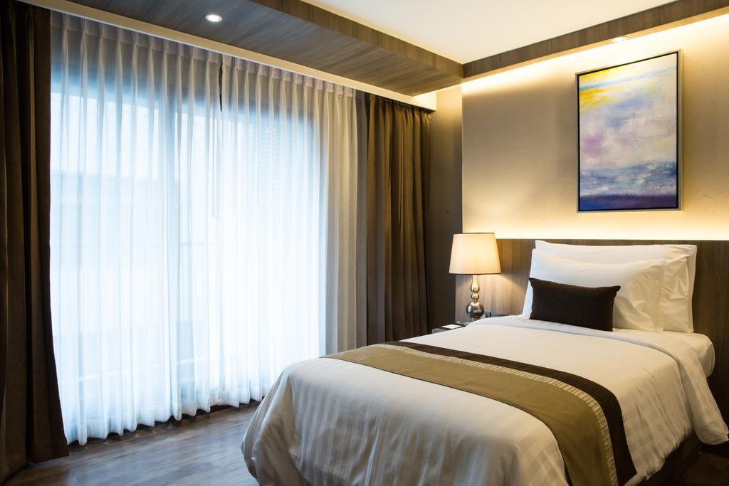 Premier Triple Bed