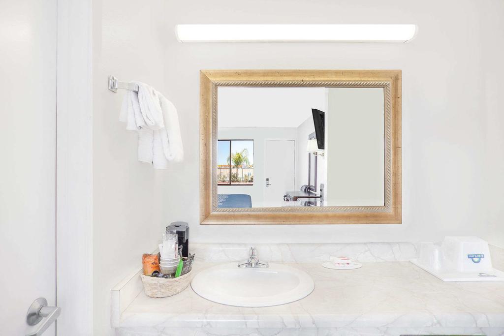 Deluxe Queen Room Non-Smoking