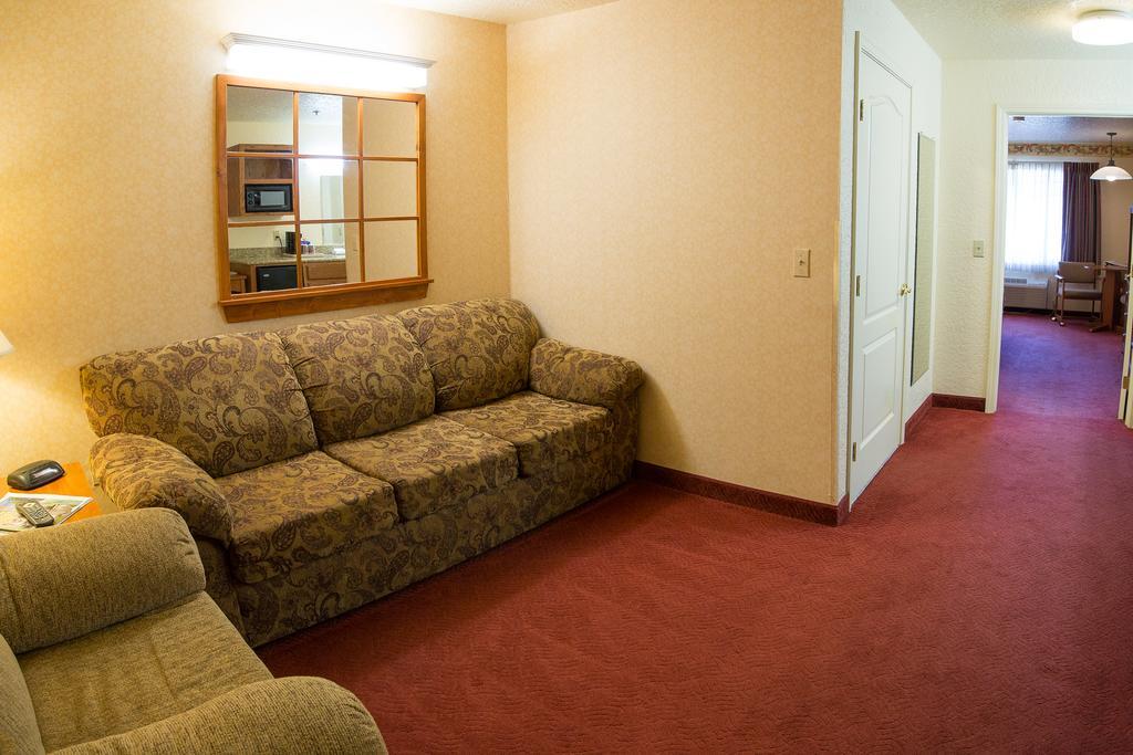 Queen Suite