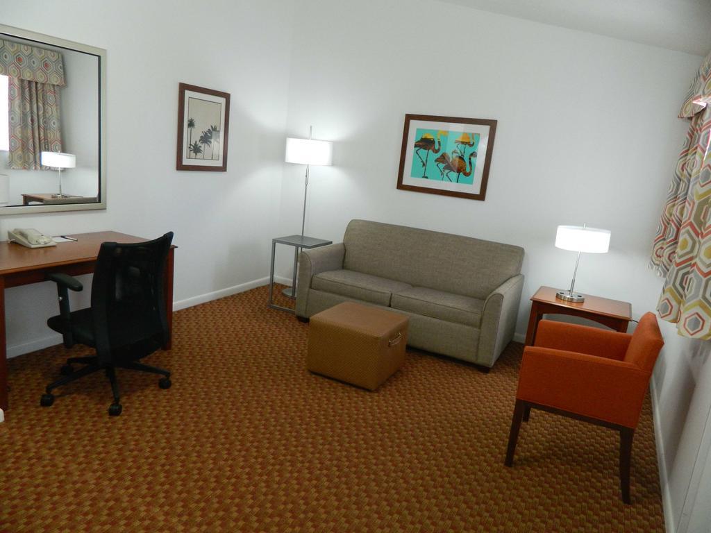 King Suite Non-Smoking