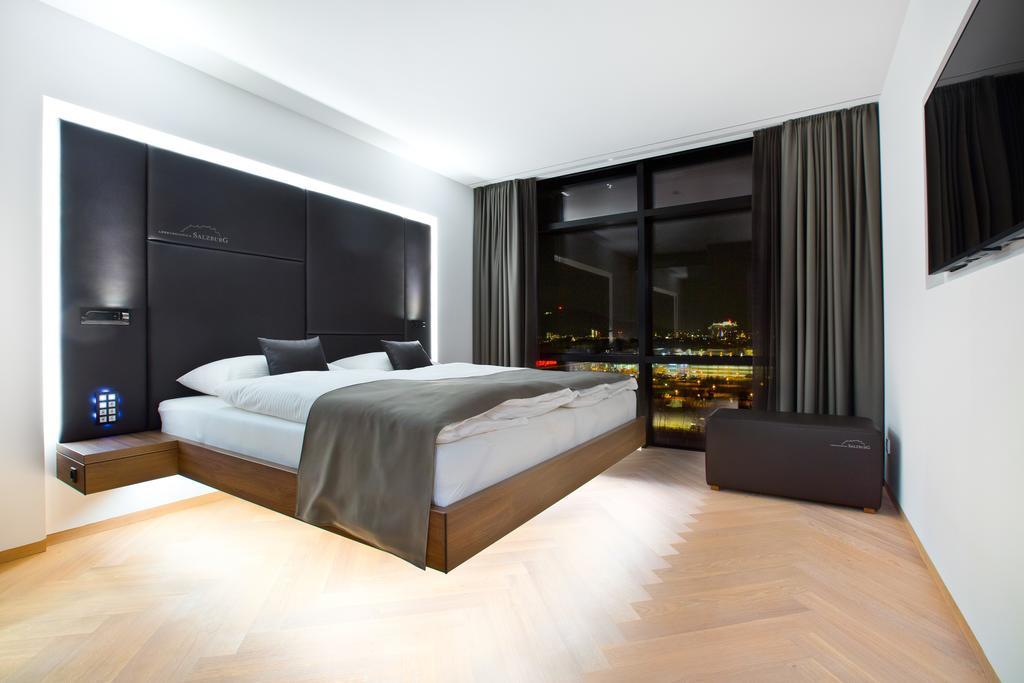 Deluxe Doppelzimmer mit Aussicht auf Salzburg