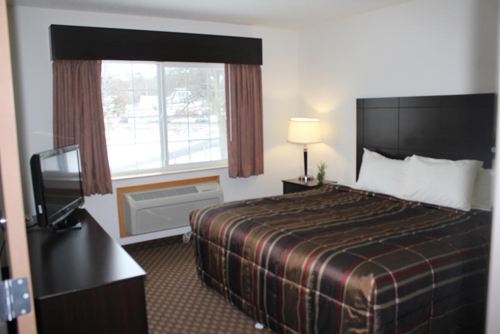 Deluxe King Suite