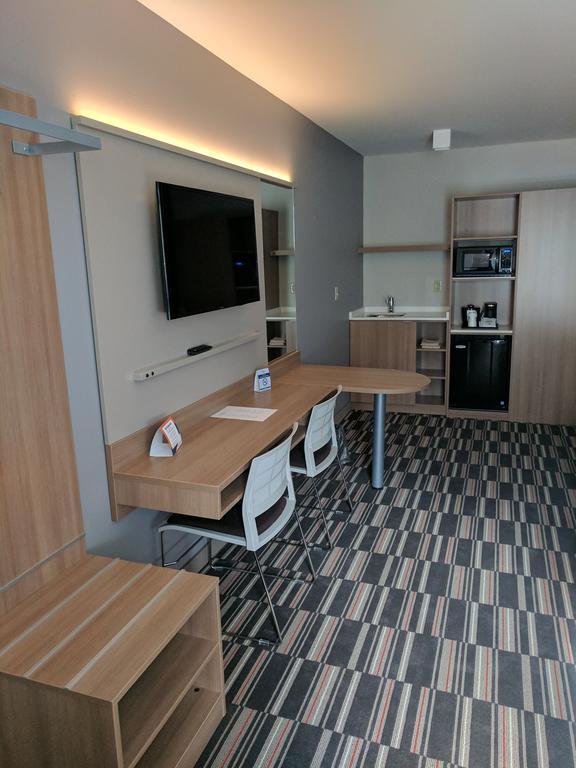 Queen Studio Suite Non-Smoking