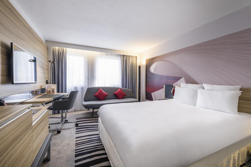 Executive Room with 1 Queen Bed and Sofa,430347816:JPEG