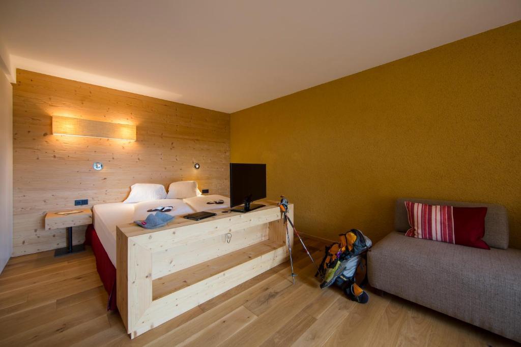 Superior Double Room Balcony Mountain View