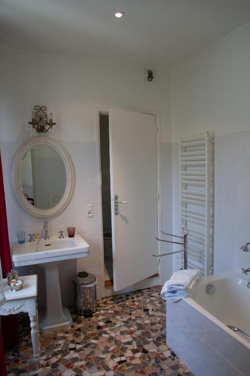 Double Room,1771543743:JPEG
