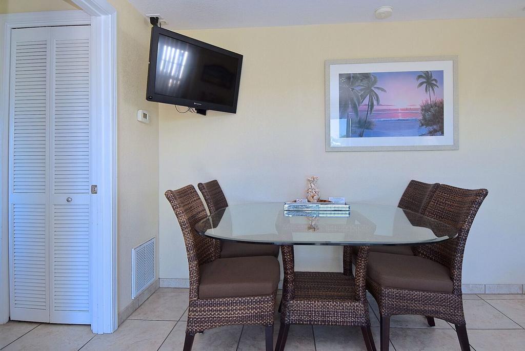 Bay Side One-Bedroom Suite Non-Smoking