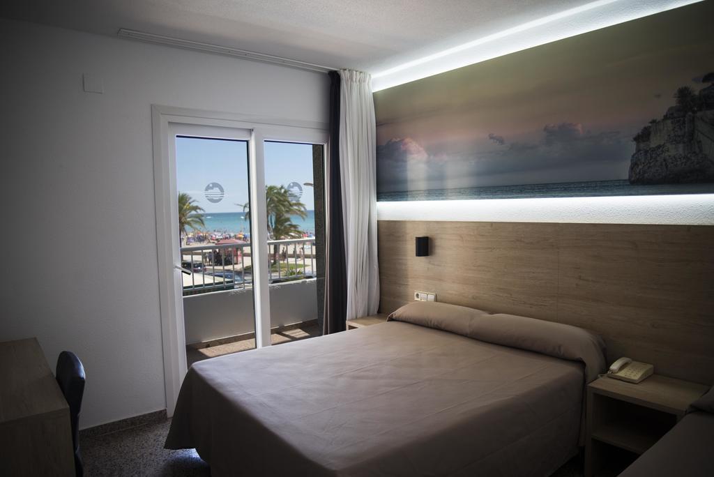 Double or Twin Room Side Sea View