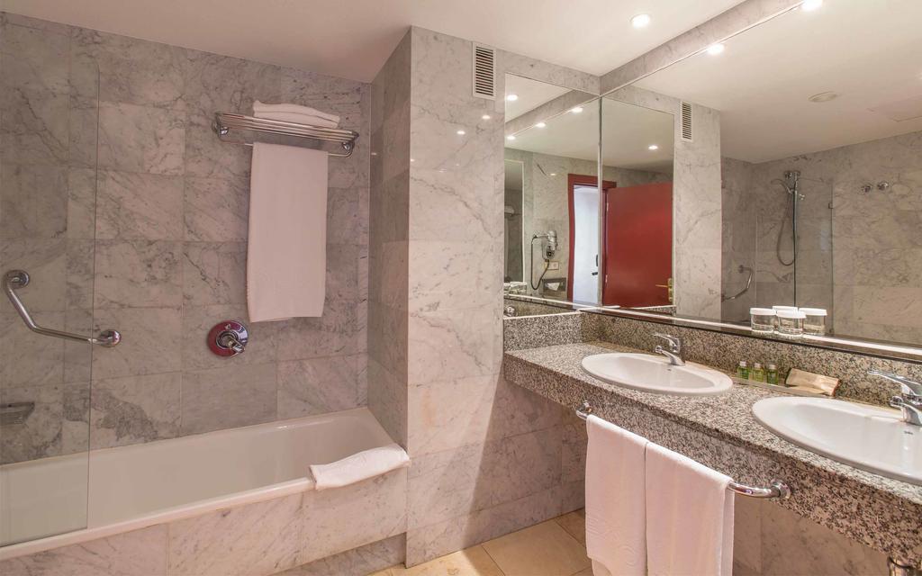 Habitación Doble con vistas al mar (2 adultos)