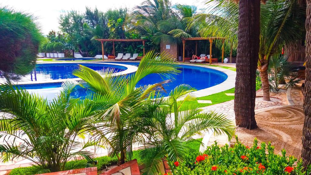 Luxury Apartment pool view