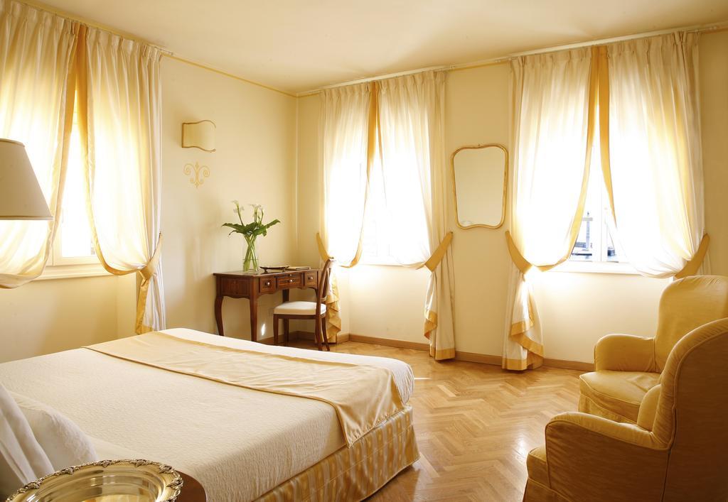 Deluxe Double or Twin Room Lake View Balcony