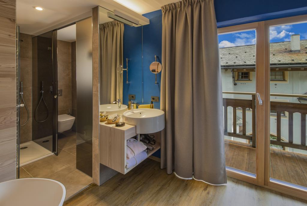 Deluxe Double or Twin Room Balcony