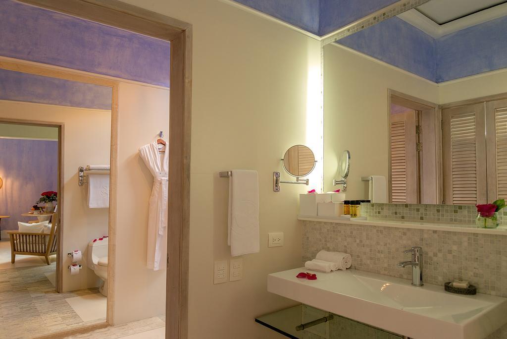 Colonial Suite