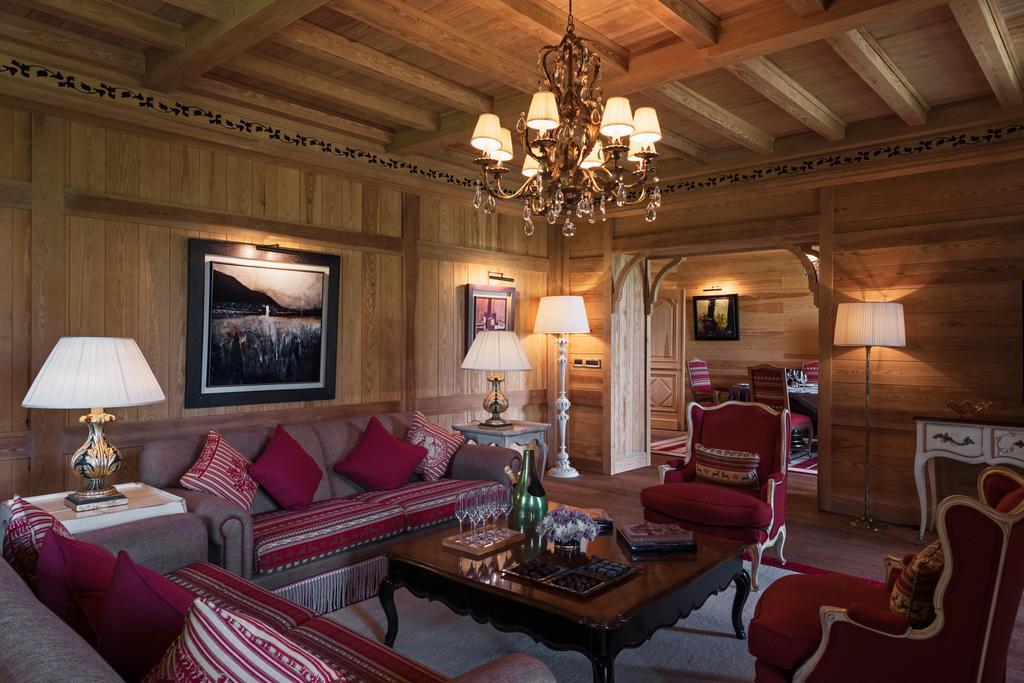 Exception Suite 4Adults 2Children