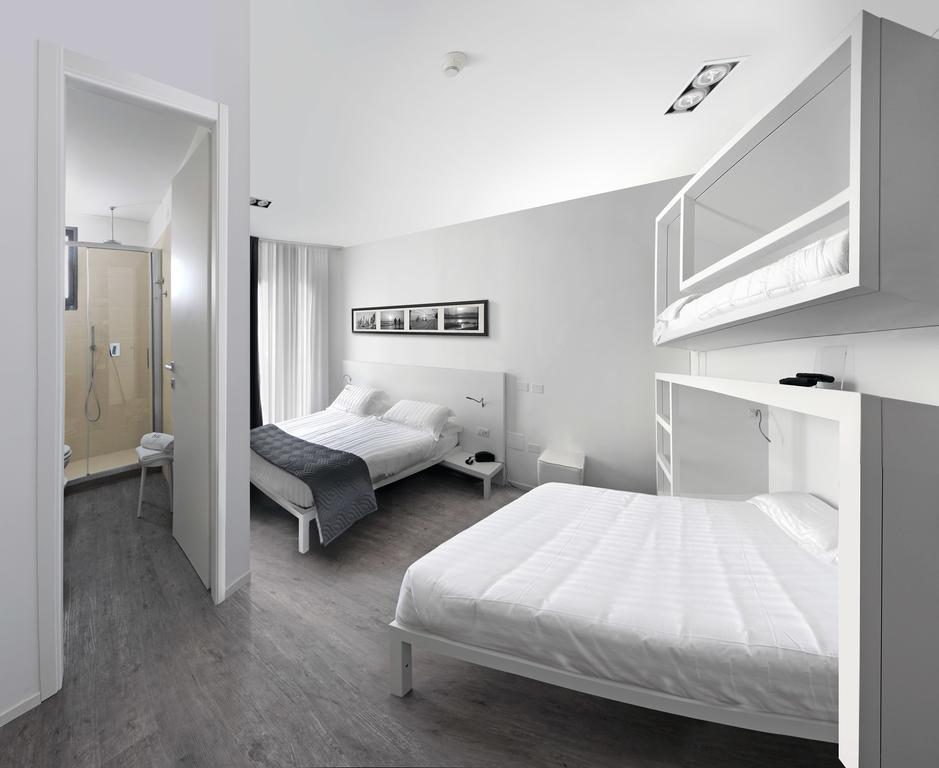 Family Room,1189848958:JPEG