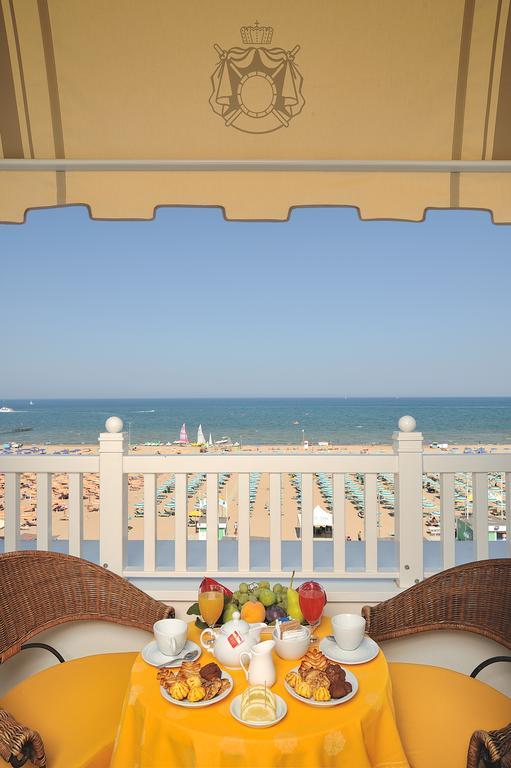 Double or Twin Room Sea View