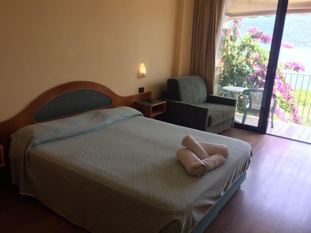 Superior Triple Room Balcony Lake View