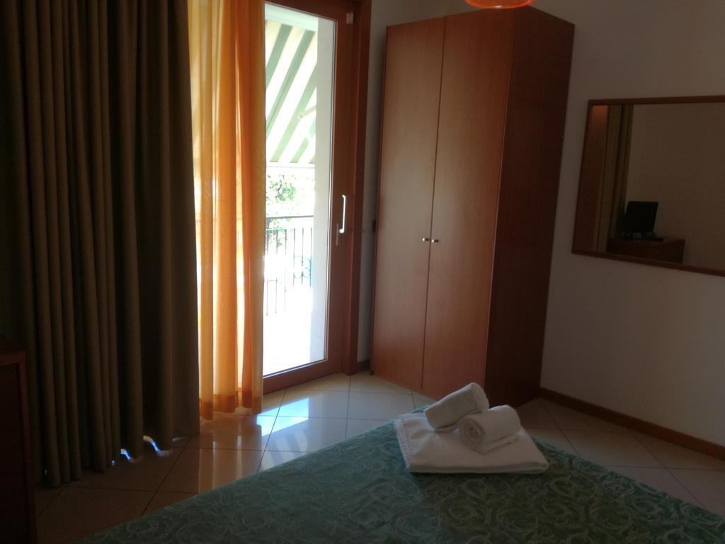 Two-Bedroom Apartment Terrace Lake View
