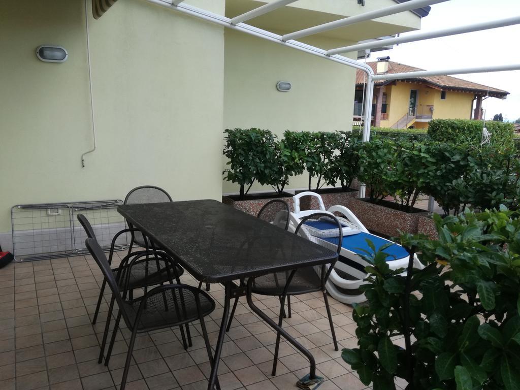 Two-Bedroom Apartment Terrace Lake View