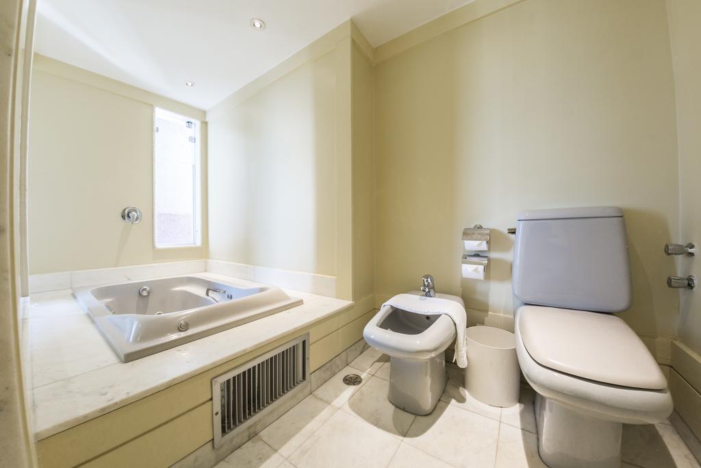 Luxury Suite Hot Tub