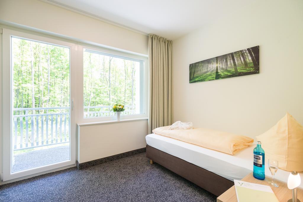 Einzelzimmer mit Balkon