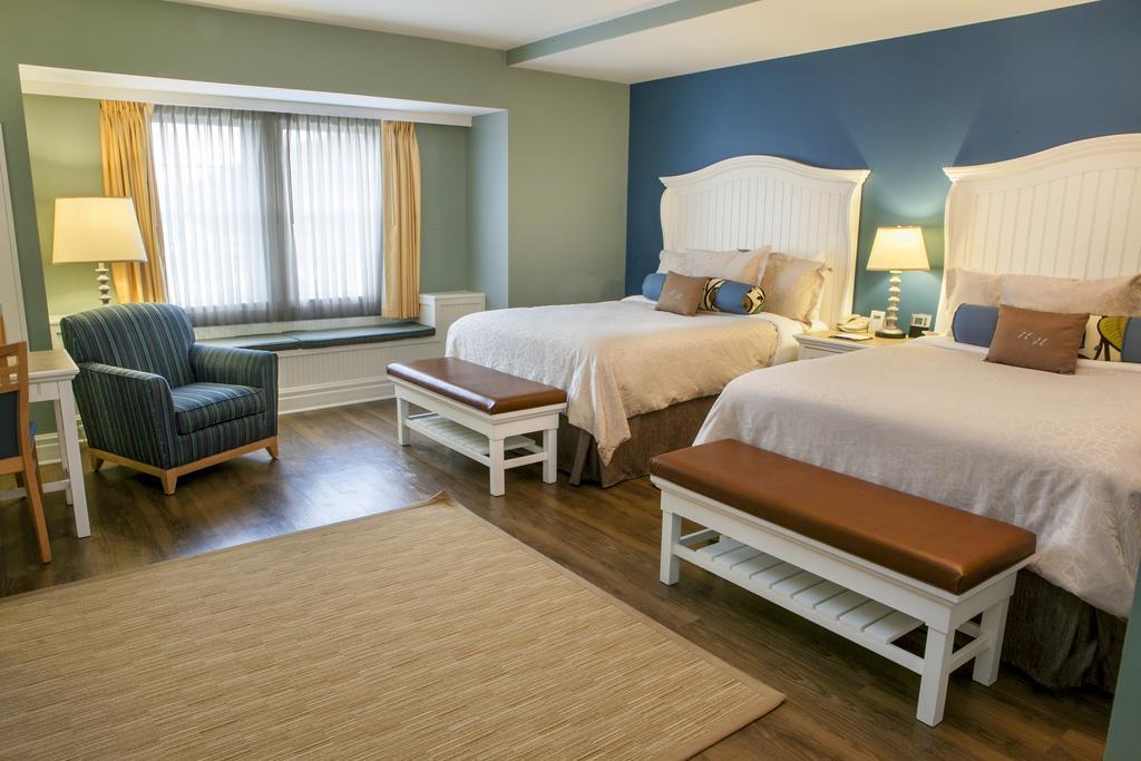 Queen Room Spa Bath Village View