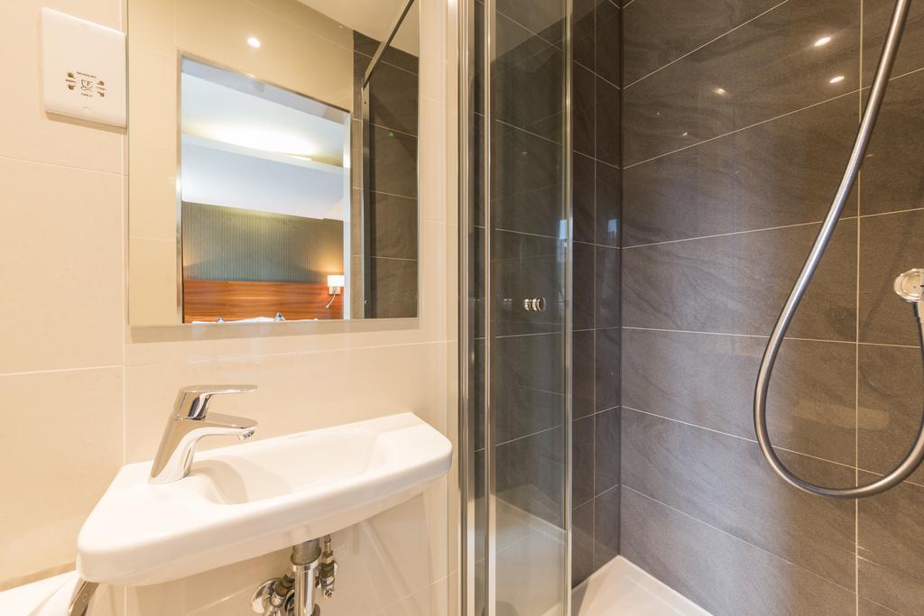 Double Room Private Bathroom