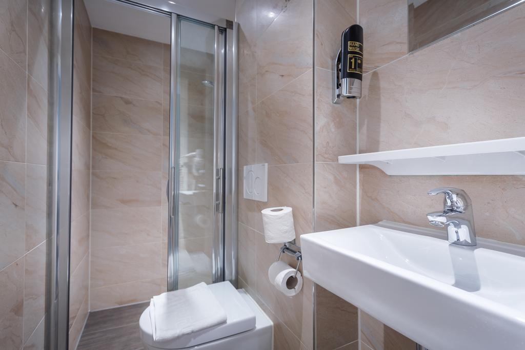 Single Room Private Bathroom,1676728876:JPEG