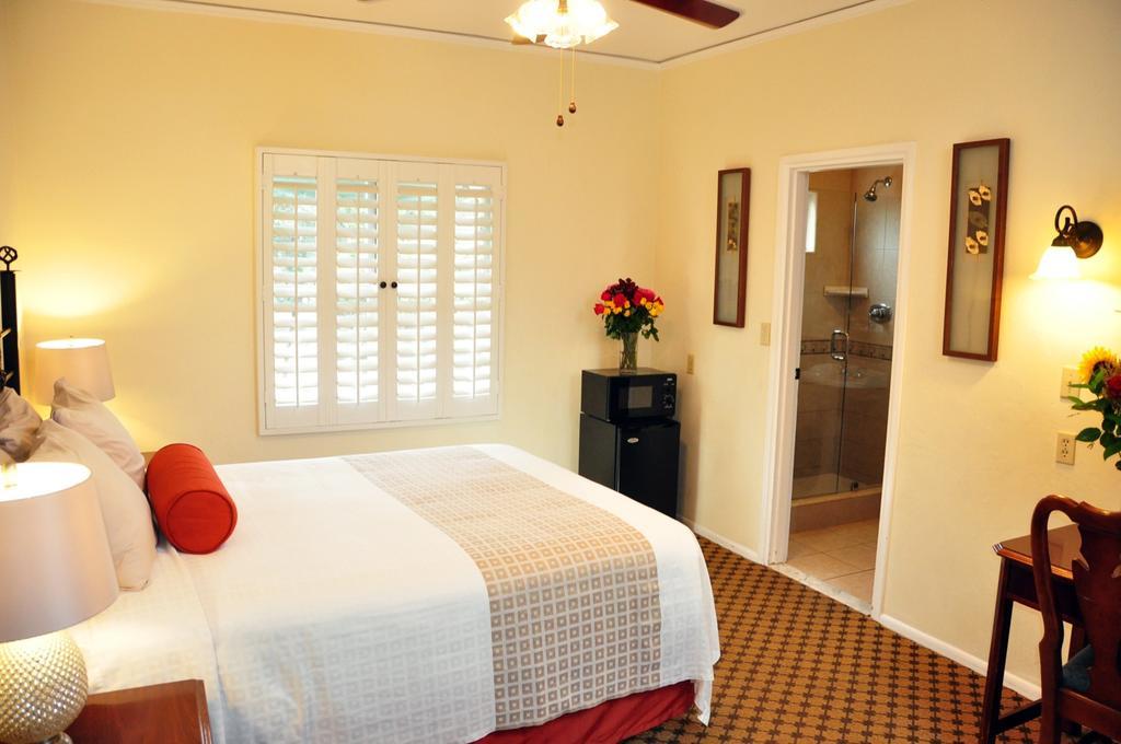 Queen Room,1112068347:JPEG