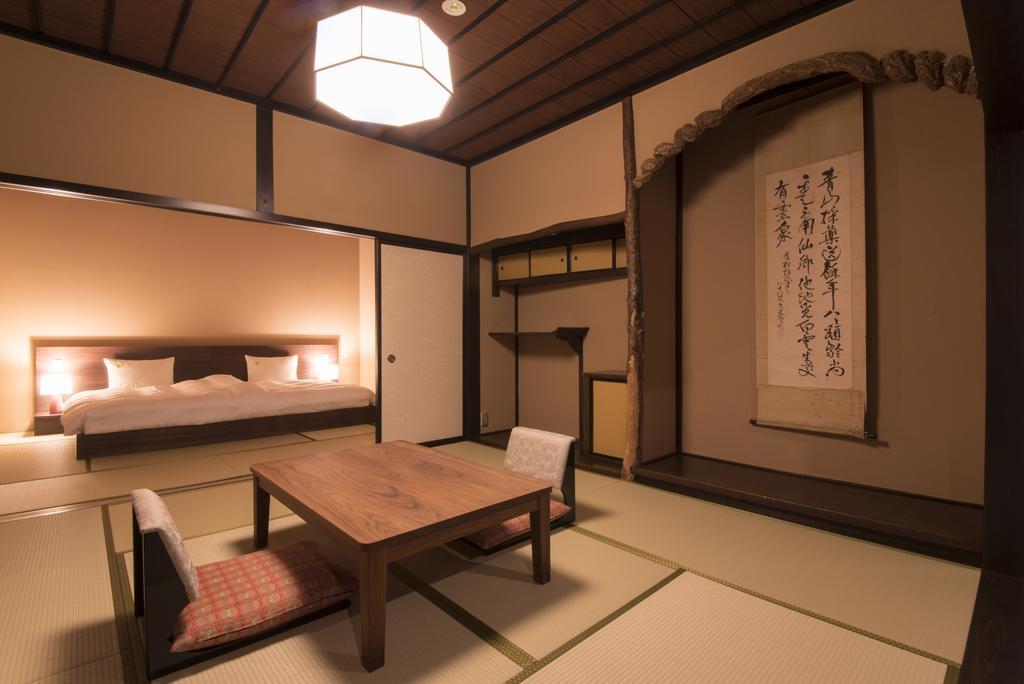 Superior Twin Room Shower Kakumeikan