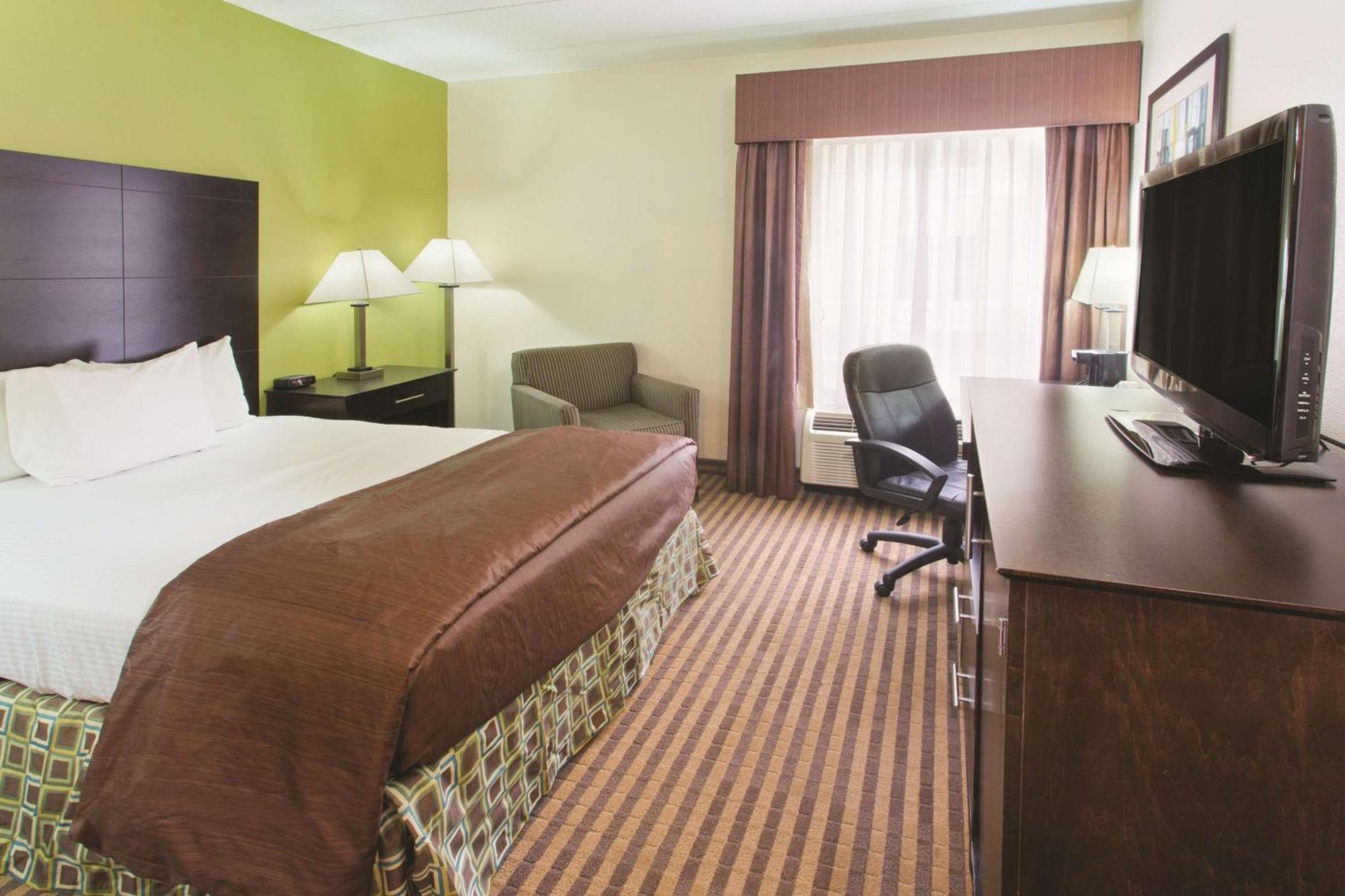 Queen Room - Disability Access