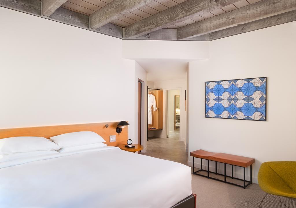Premium Bungalow King Bed