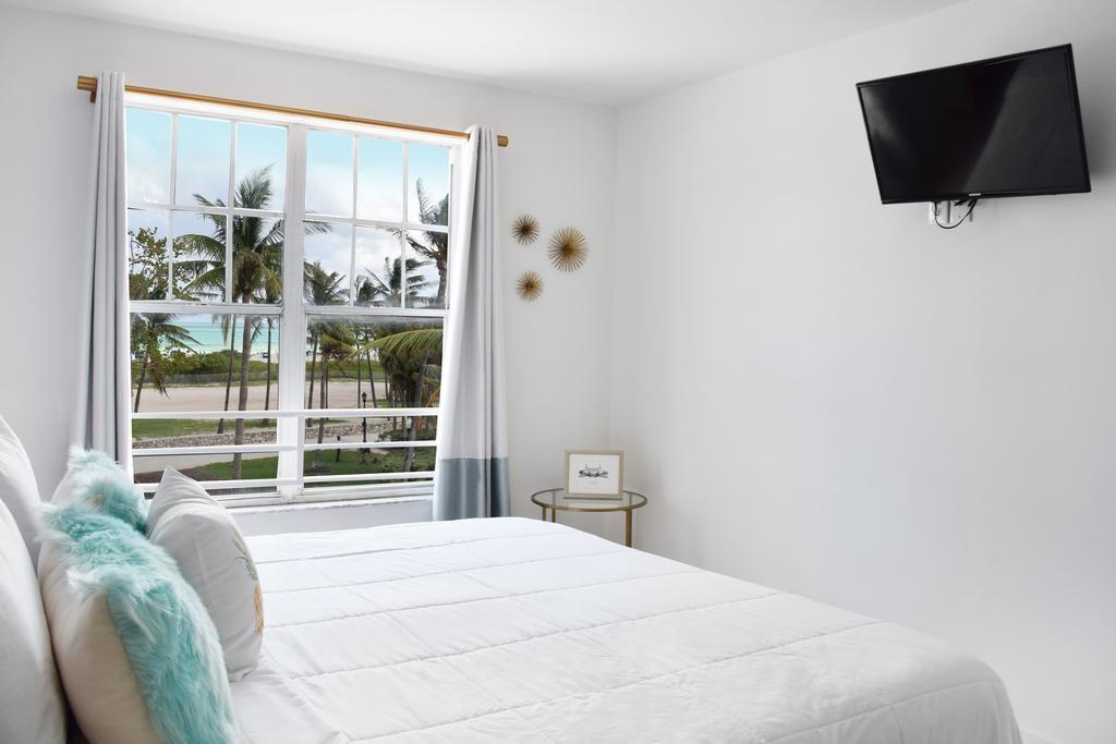 Signature Room Ocean View with One King Bed
