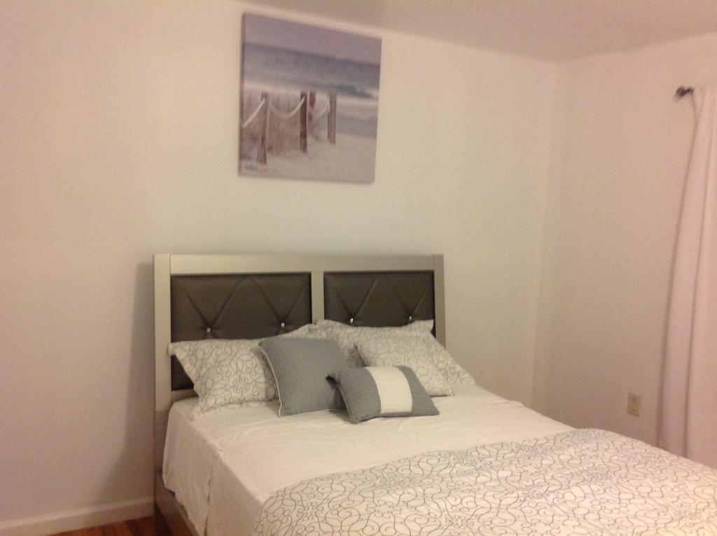 Deluxe Queen Suite