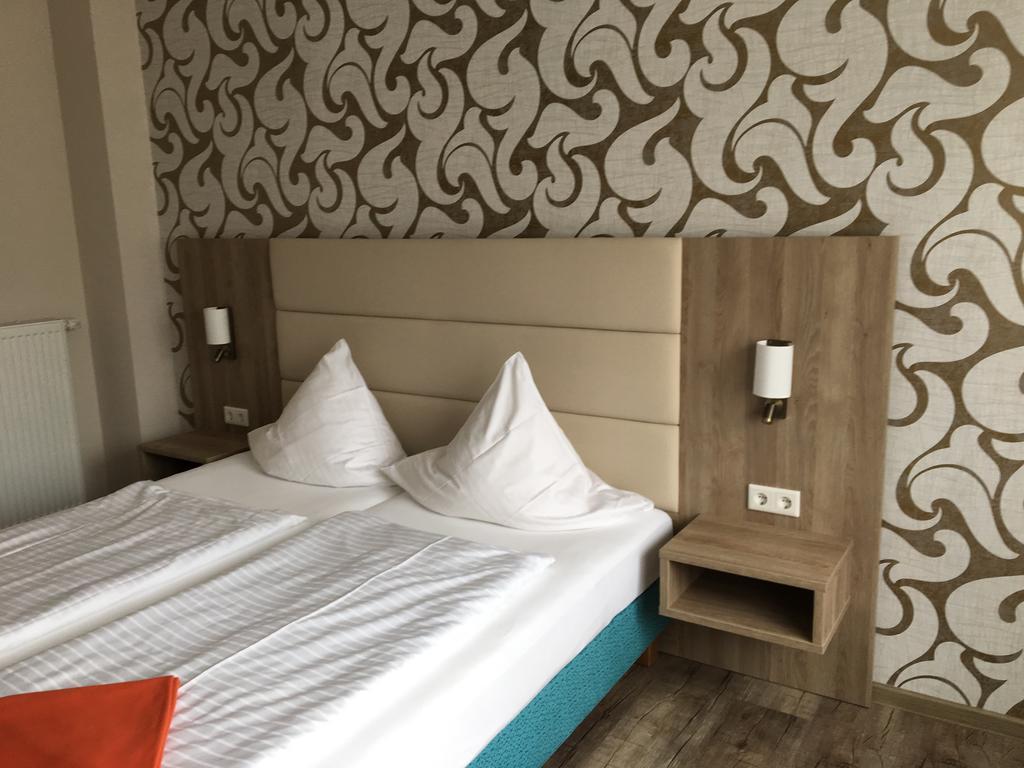 Zwei Zimmer mit 3 Betten