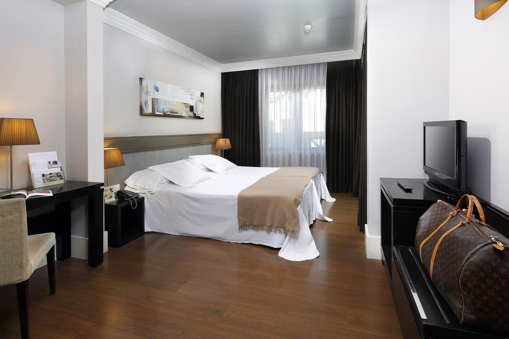 Double or Twin Room Terrace