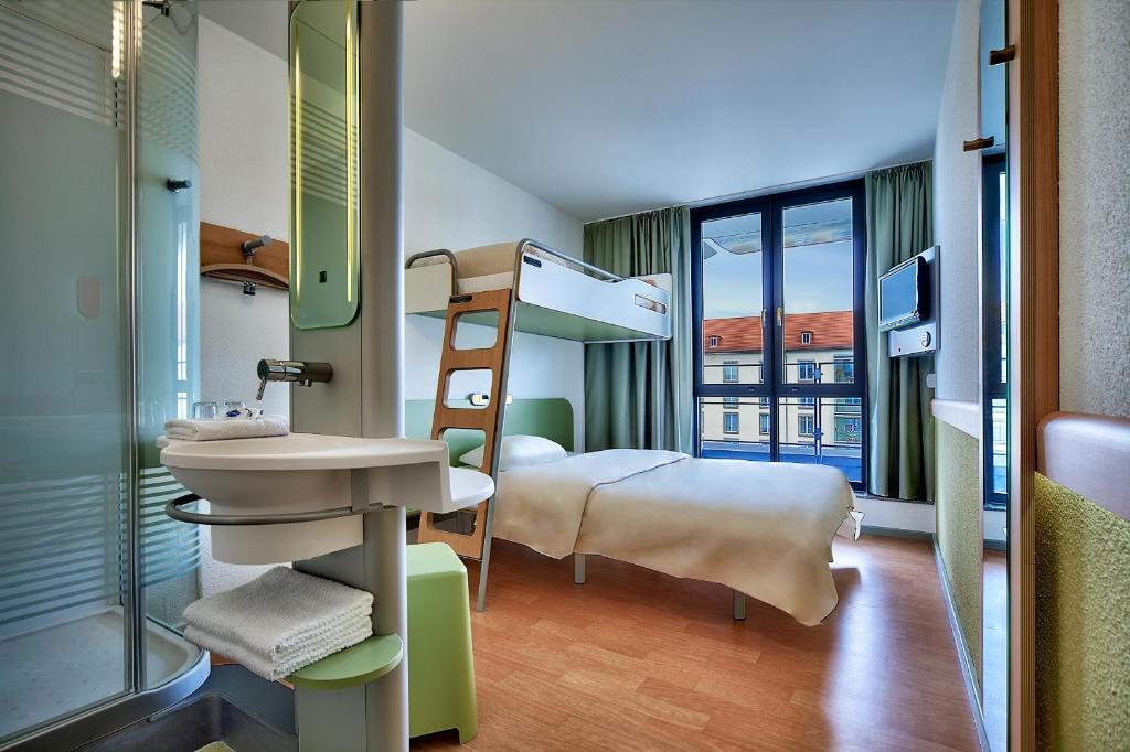 Standard Room,1704949382:JPEG