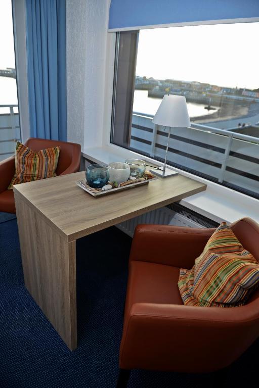 Doppelzimmer Nr. 4 mit Balkon und Meerblick