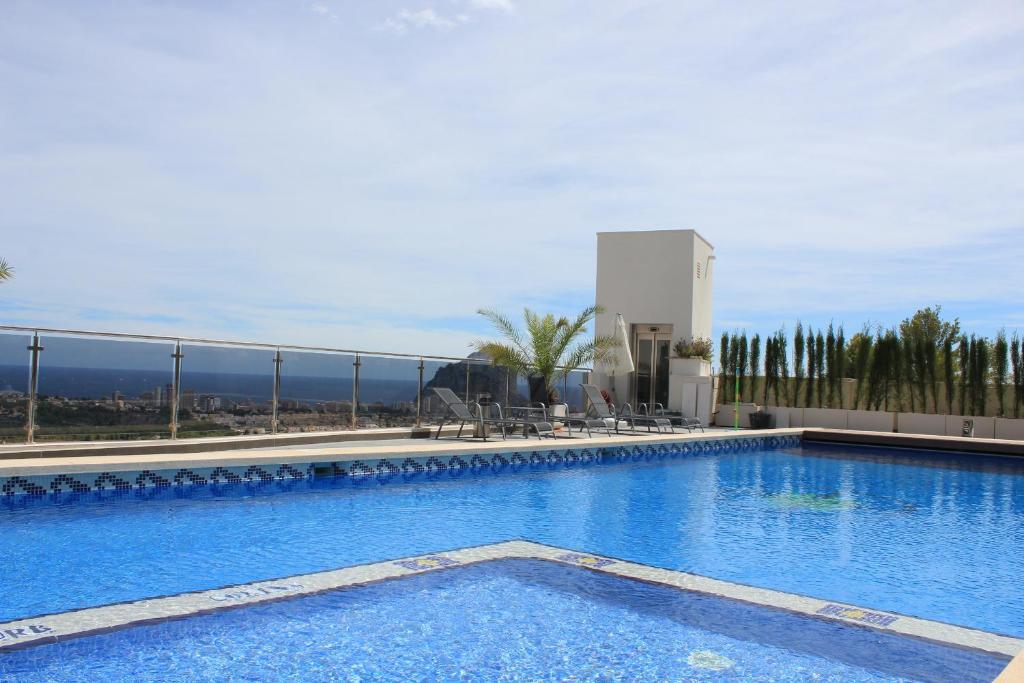 Four-Bedroom Bungalow Pool