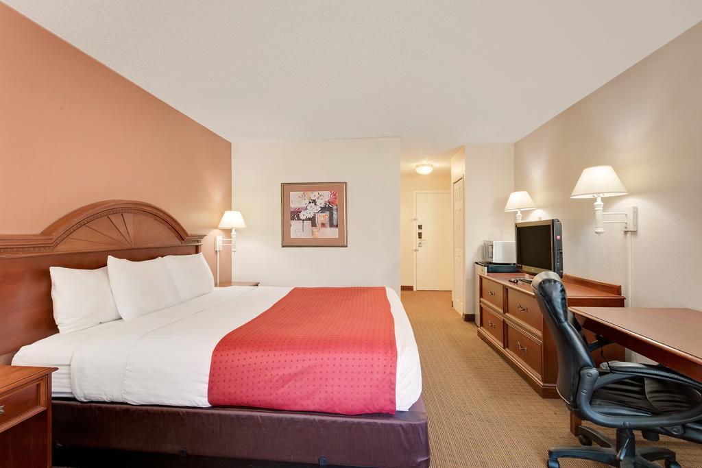 King Room - Disability Access/Non-Smoking