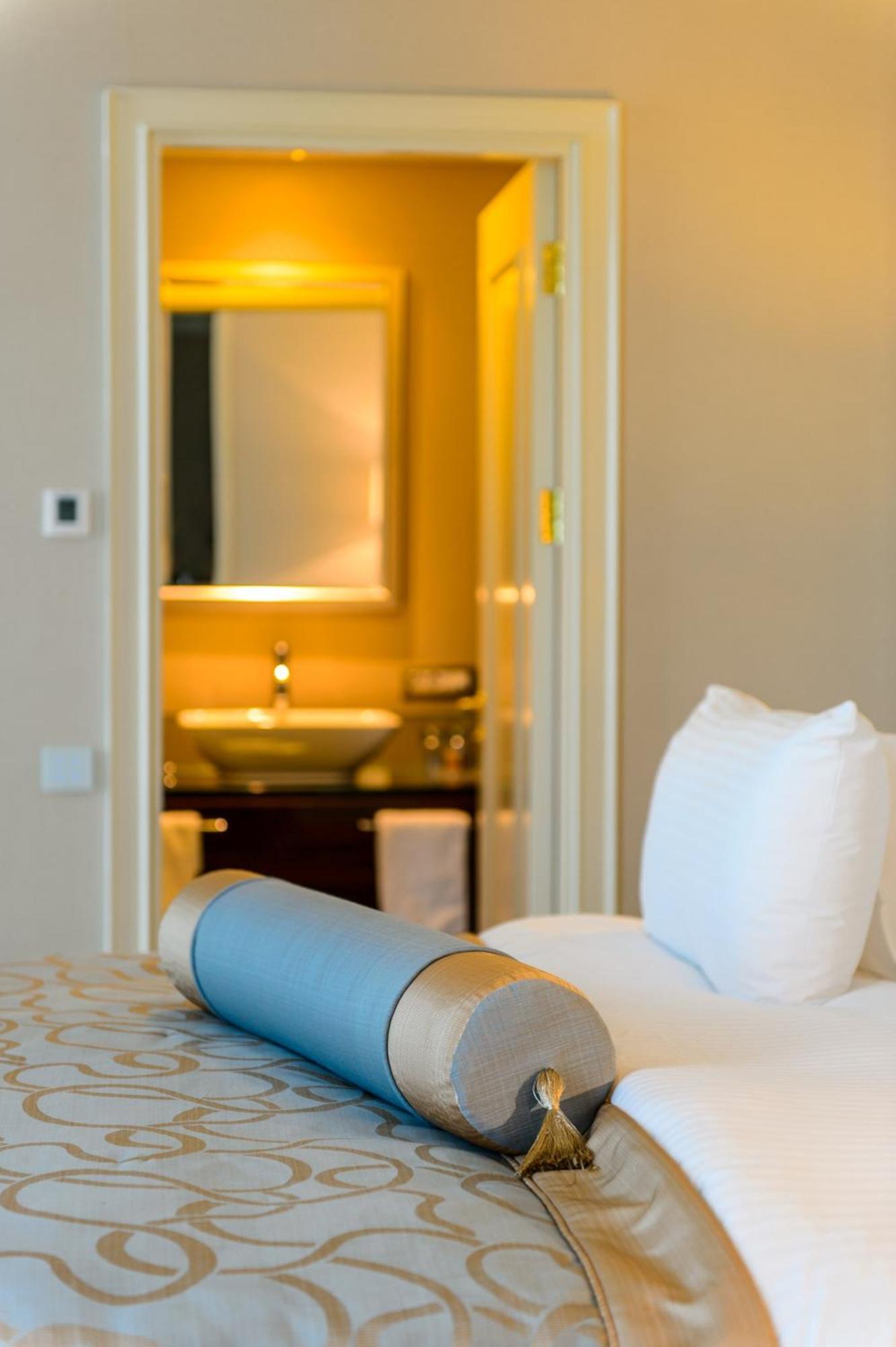 Premium Room with Queen Size Bed