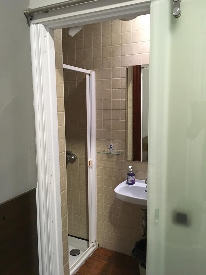 Habitación Individual con baño privado