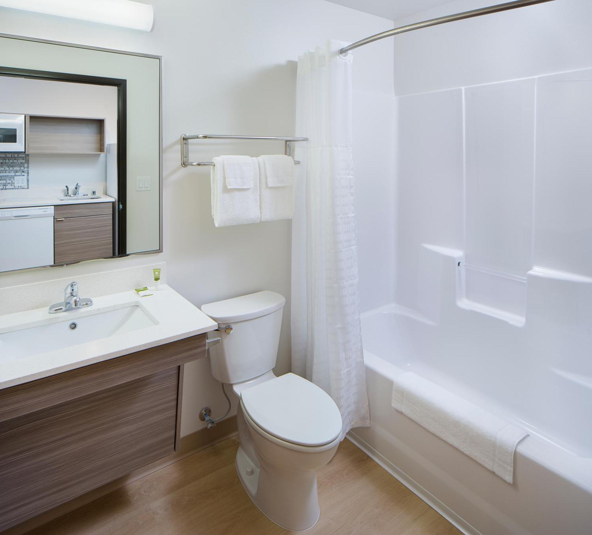 Standard Queen Room with Dishwasher and Sofa Bed - Non-Smoking