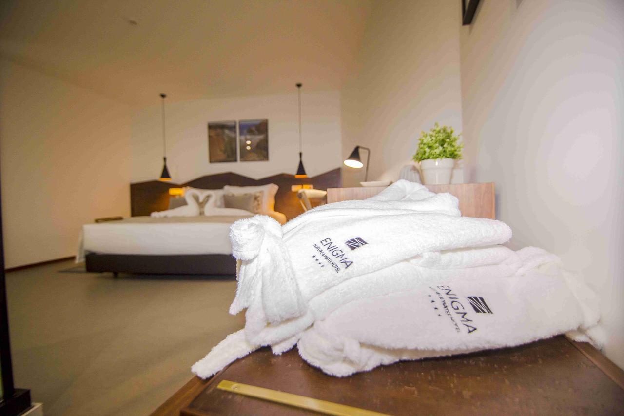 Deluxe King Suite