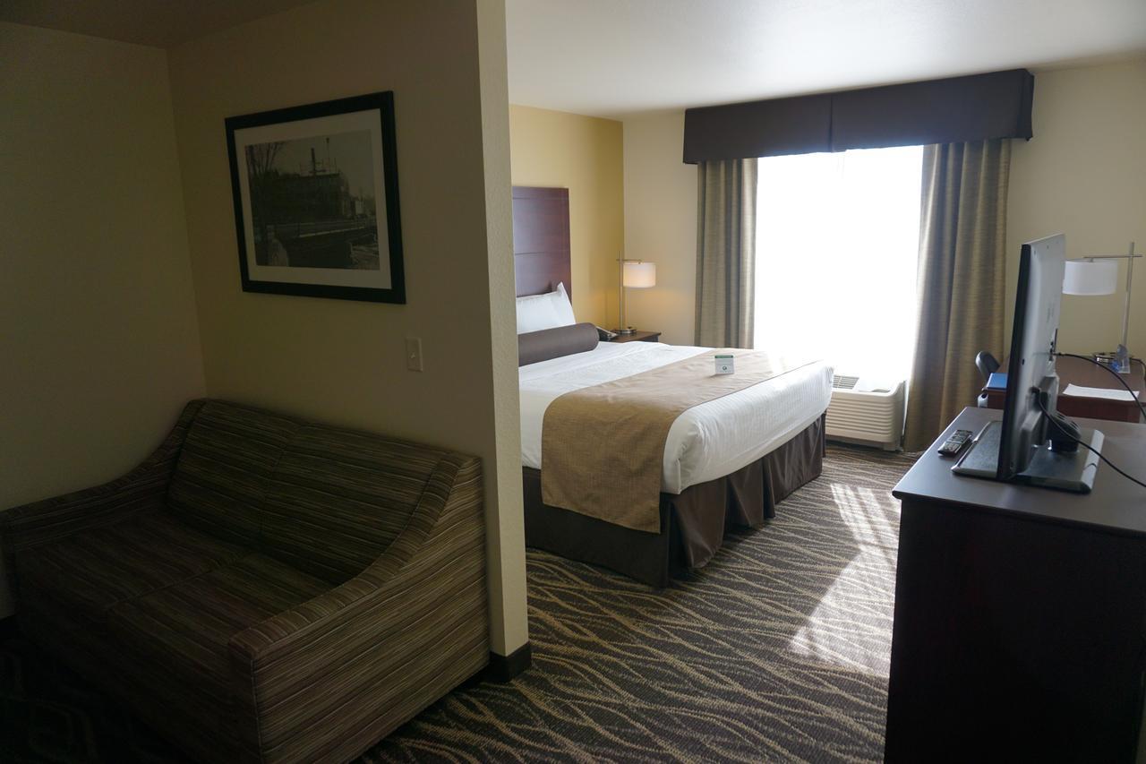 Deluxe King Suite