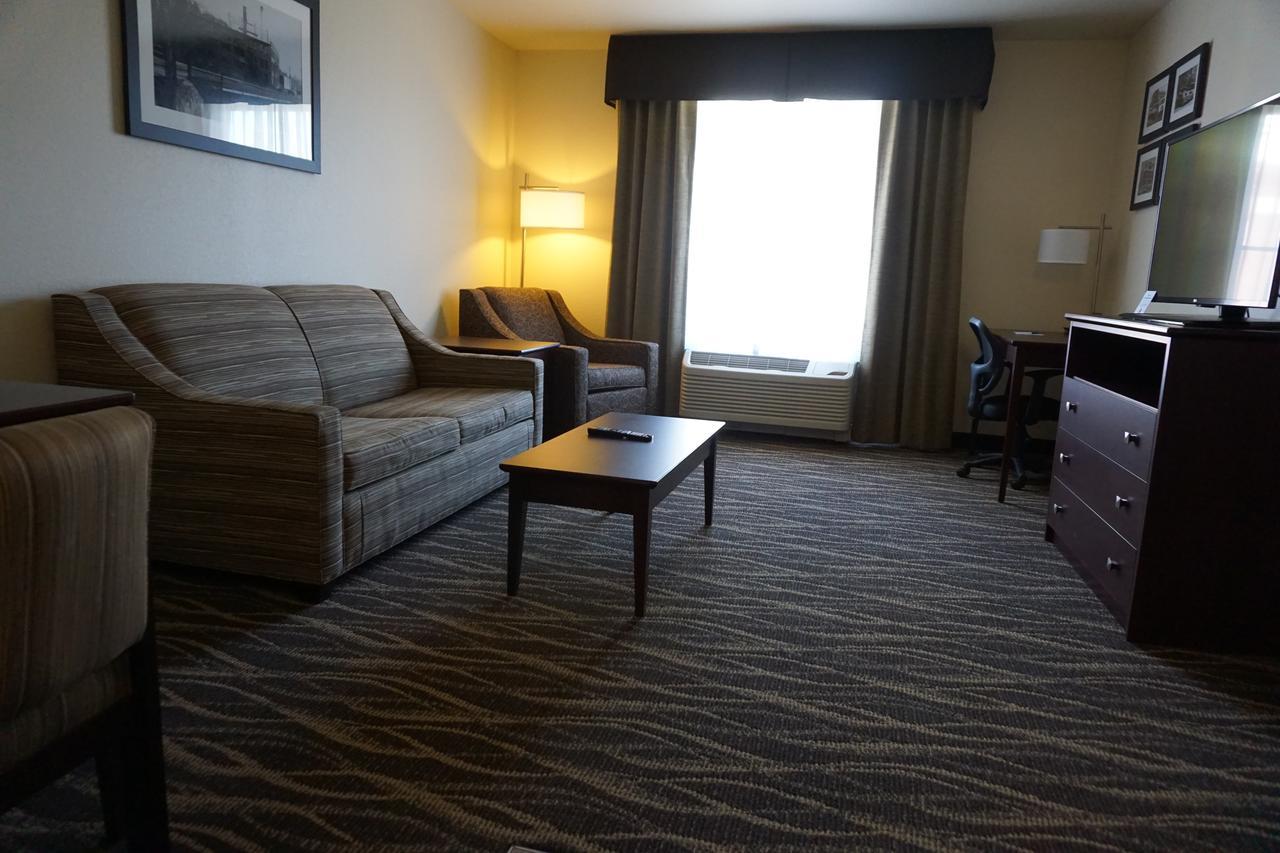 One-Bedroom Suite