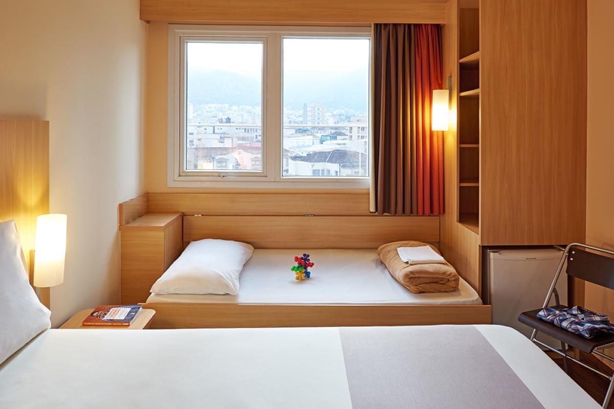 Standard Double Room Child Bed