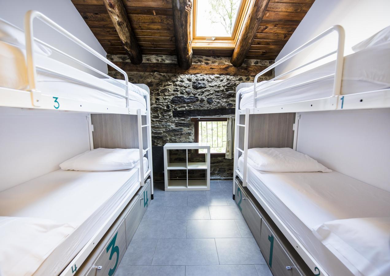 Single Bed 4-Bed Dormitory Room