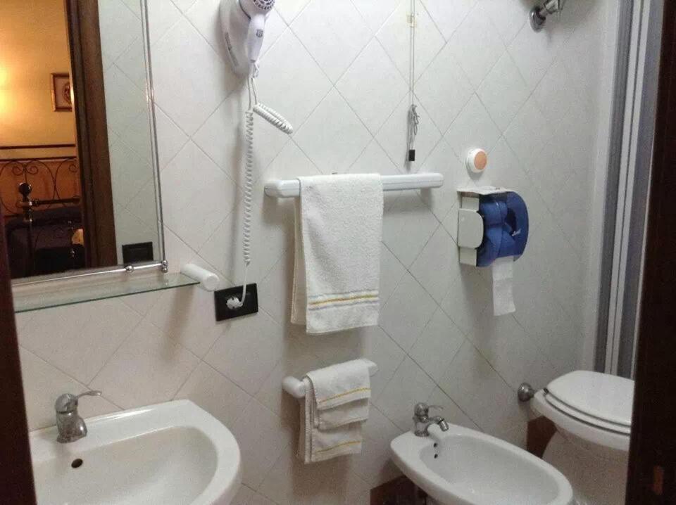 Triple Room,342701080:JPEG